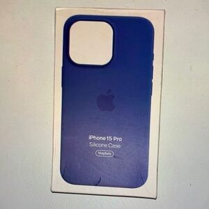 Case-Mate iPhone 15 Pro Silicone Case - Navy Blue